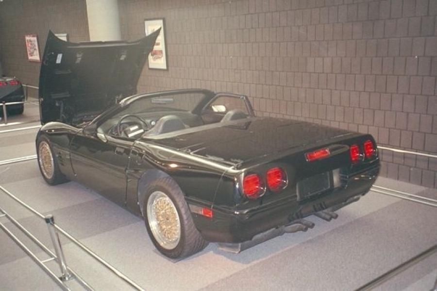  Chevrolet Corvette Cerv IV Concept 1992 года  (фото 4 из 5)